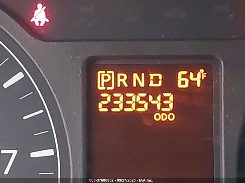2015 NISSAN NV SV/S/SL 1N6BF0KM8FN806121