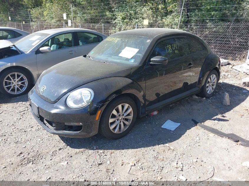 2013 VOLKSWAGEN BEETLE COUPE 2.5L ENTRY 3VWFP7AT8DM637743