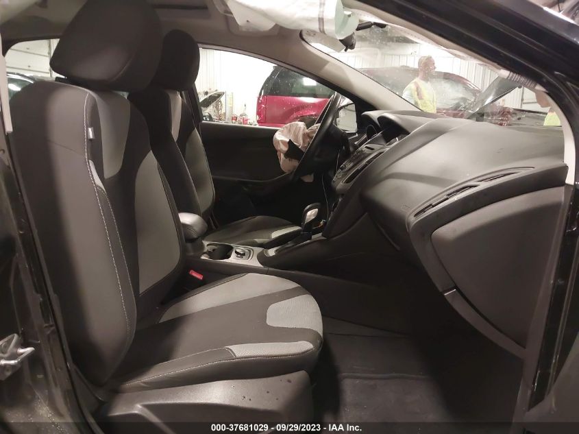 2014 FORD FOCUS SE - 1FADP3K23EL451089