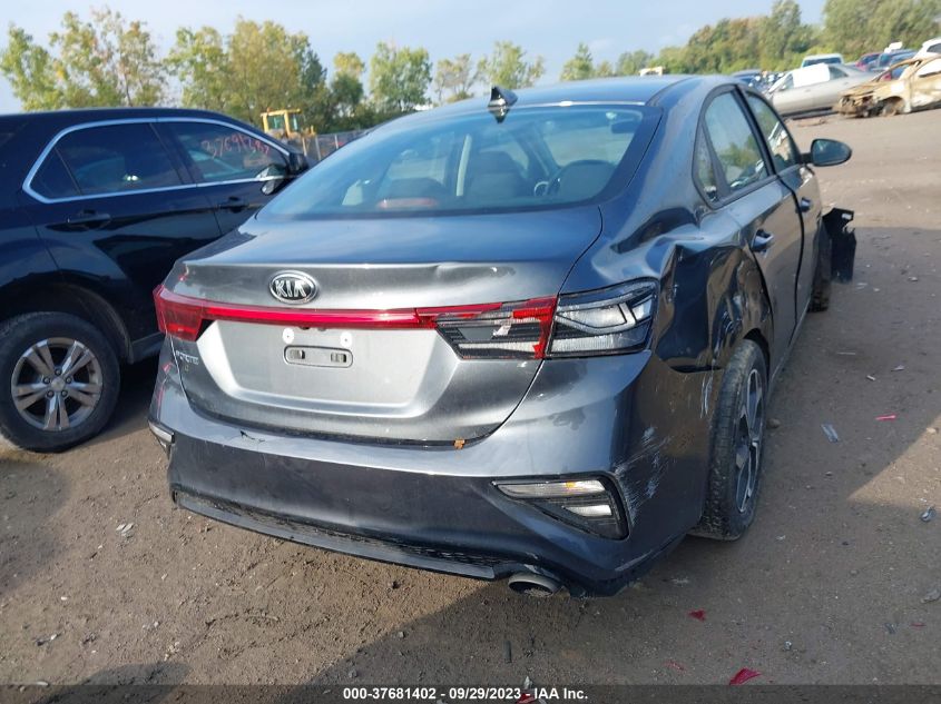 3KPF24AD3ME372748 Kia Forte LXS 17