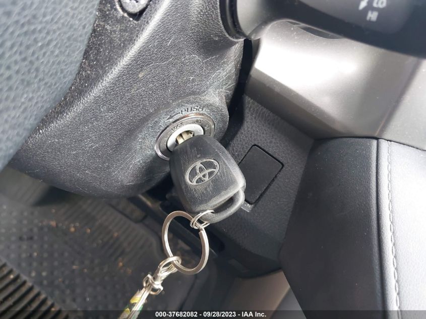 2017 TOYOTA RAV4 LE - JTMBFREV3HJ107324