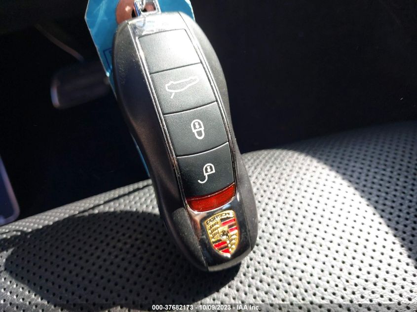 2015 PORSCHE PANAMERA - WP0AA2A77FL003834