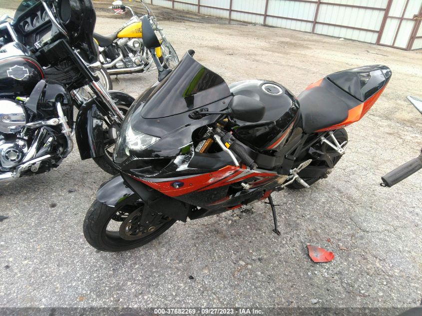 2005 SUZUKI GSX-R750 K - JS1GR7JA252100322
