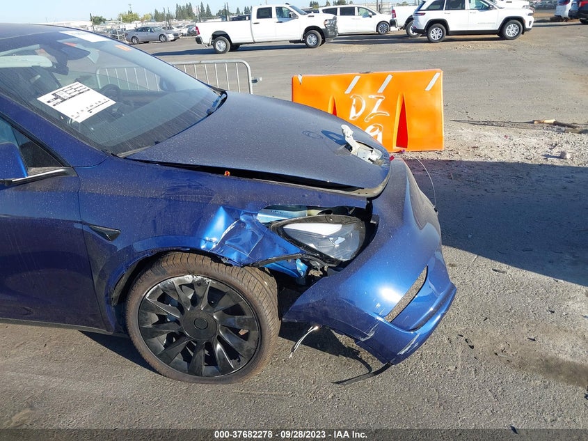 VIN 7SAYGDEE0PF809457 2023 TESLA MODEL Y LONG RANGE