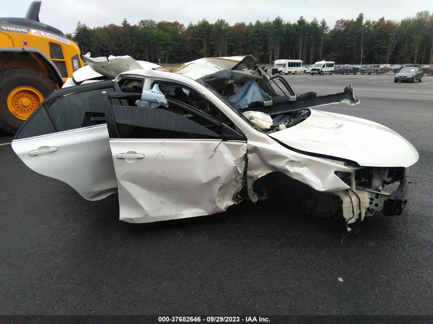 2015 TOYOTA CAMRY XLE/SE/LE/XSE - 4T1BF1FK4FU024949