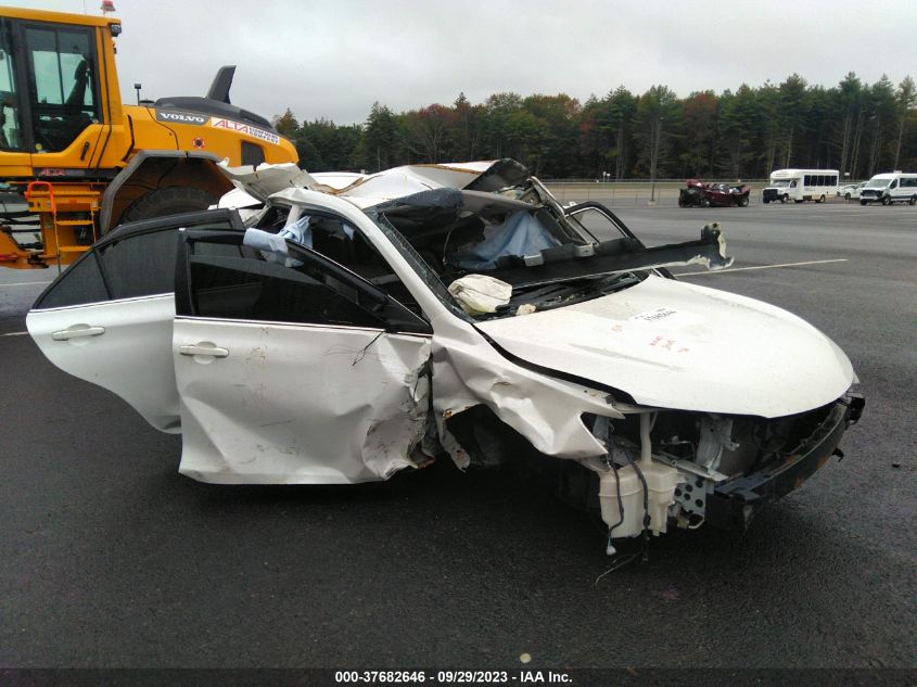 2015 TOYOTA CAMRY XLE/SE/LE/XSE - 4T1BF1FK4FU024949