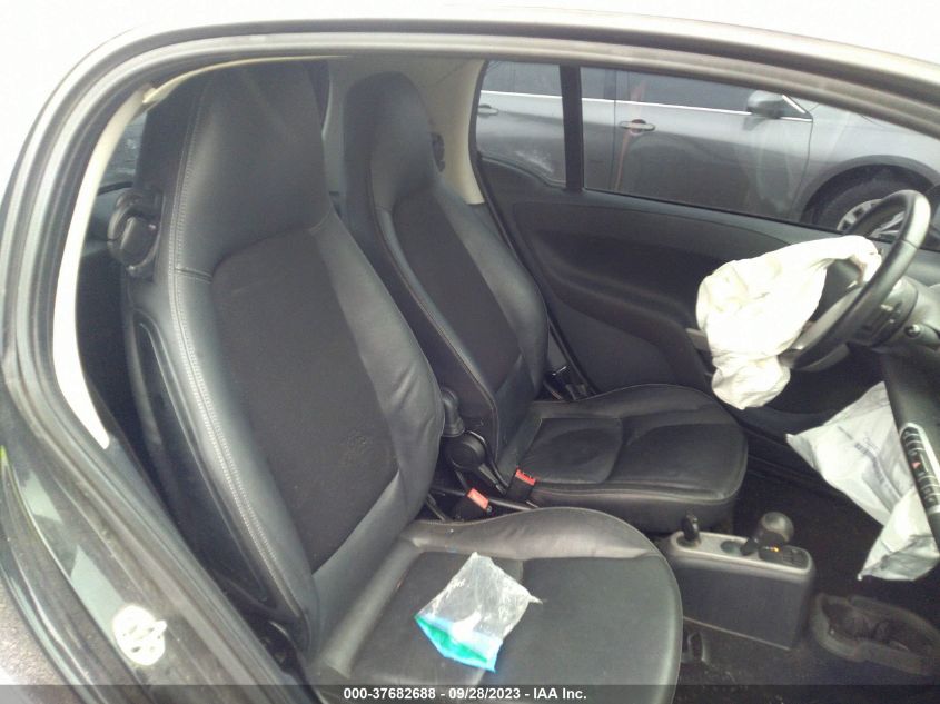 2015 SMART FORTWO PASSION/PURE WMEEJ3BA3FK800588