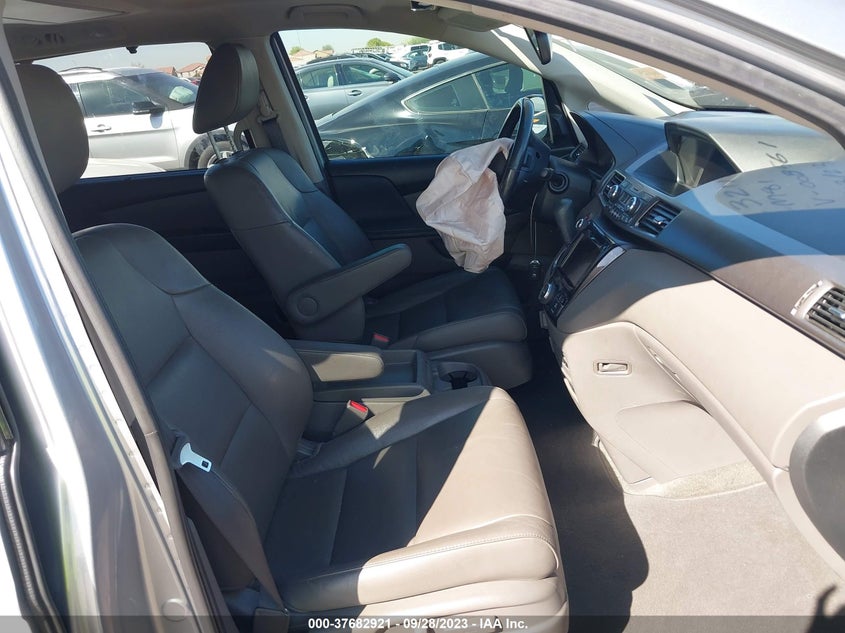 VIN 5FNRL5H94HB003561 2017 HONDA ODYSSEY TOURING