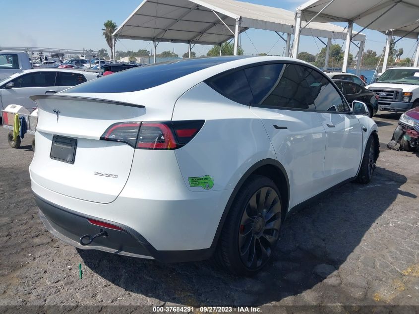 7SAYGDEFXPF621876 Tesla Model Y   4