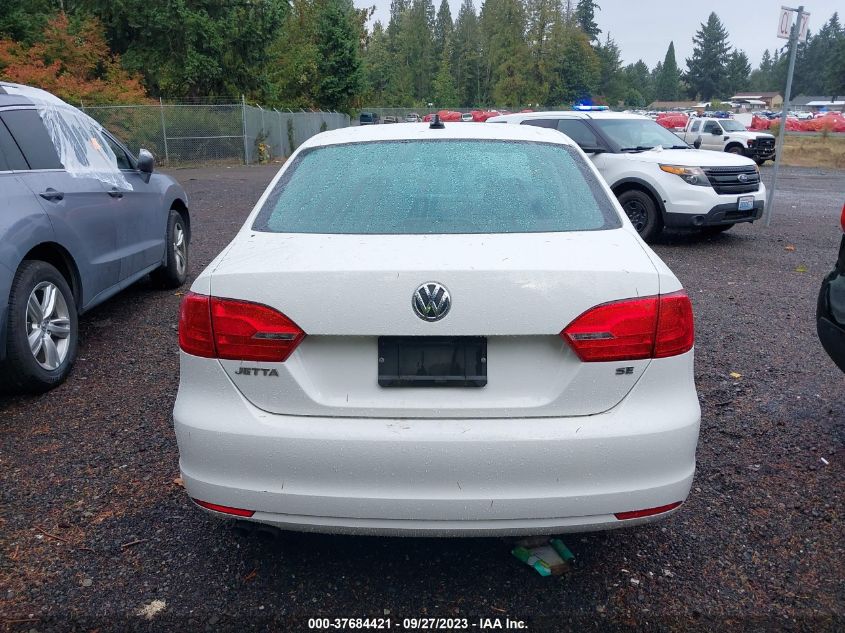 2014 VOLKSWAGEN JETTA SEDAN SE - 3VWD17AJ4EM232052