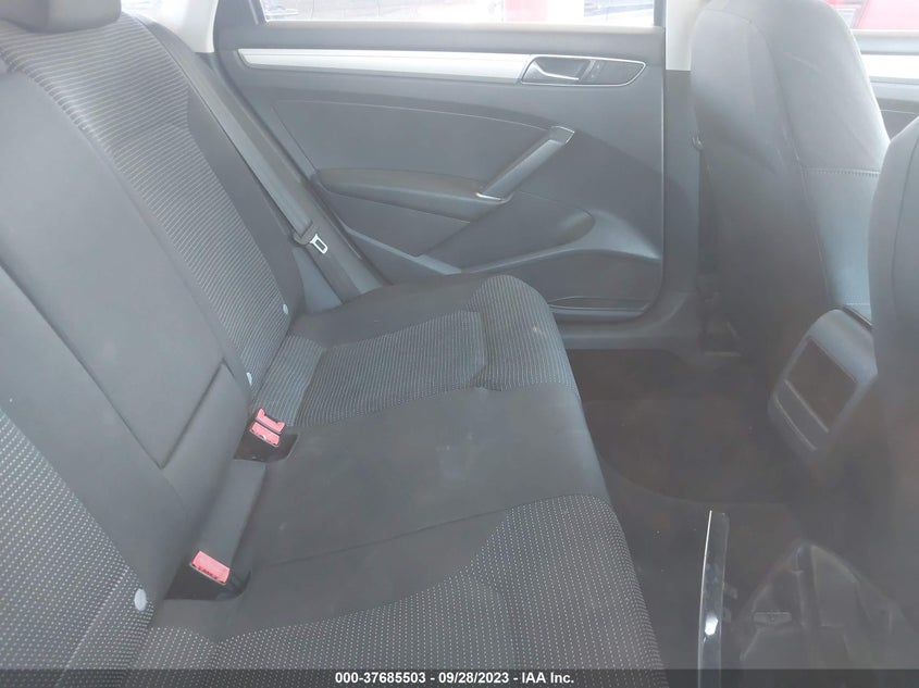 VIN 1VWAT7A31HC025137 2017 VOLKSWAGEN PASSAT S