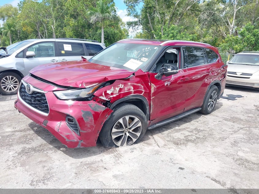 2022 TOYOTA HIGHLANDER 3.5L V6   N(VIN: 5TDHZRAH1NS102428