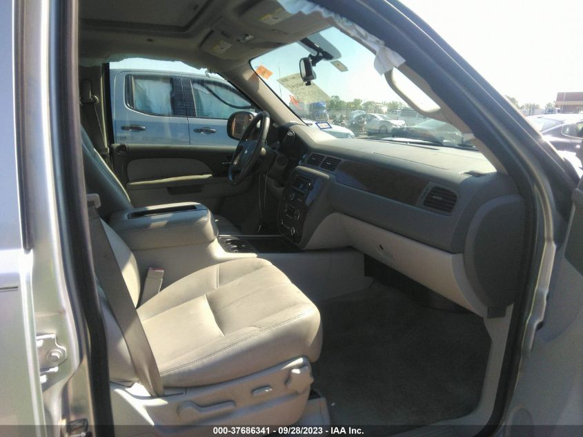 2013 CHEVROLET SUBURBAN 1500 LT - 1GNSCJE03DR126411