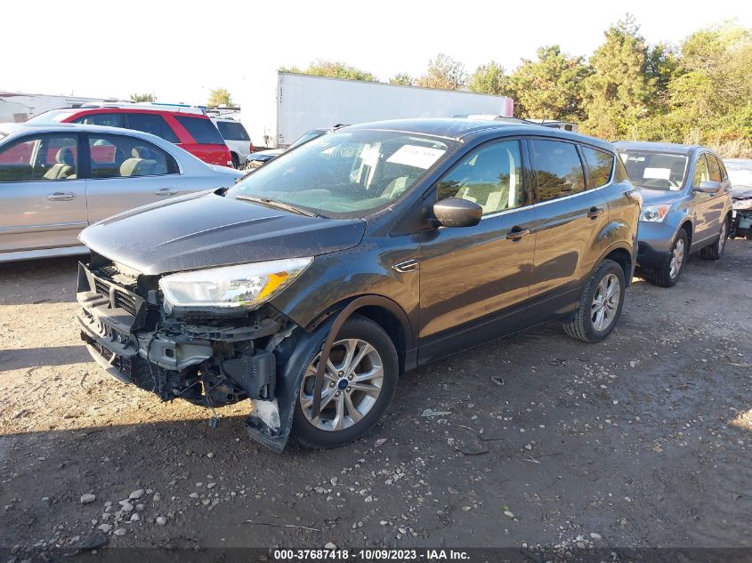 2017 FORD ESCAPE SE - 1FMCU0GD5HUD92600