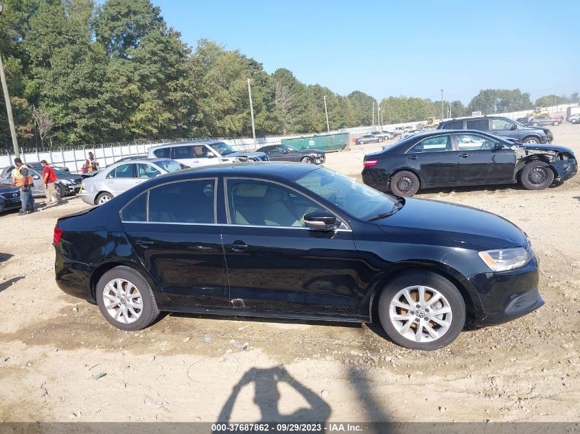 2014 VOLKSWAGEN JETTA SEDAN SE - 3VWD17AJ7EM361354