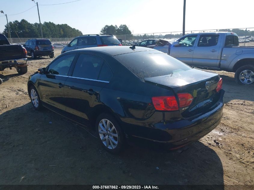 2014 VOLKSWAGEN JETTA SEDAN SE - 3VWD17AJ7EM361354