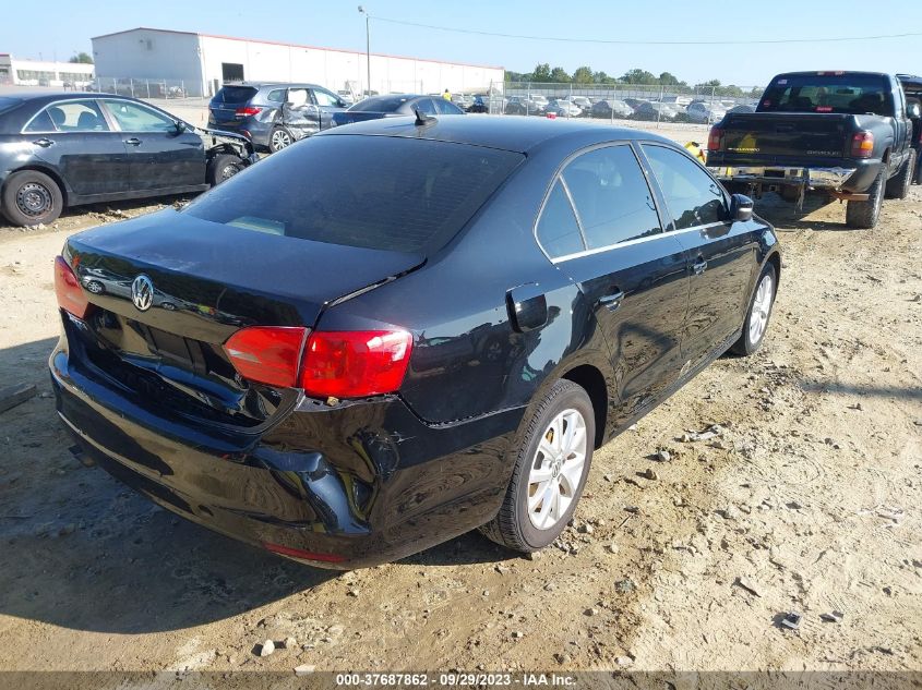 2014 VOLKSWAGEN JETTA SEDAN SE - 3VWD17AJ7EM361354