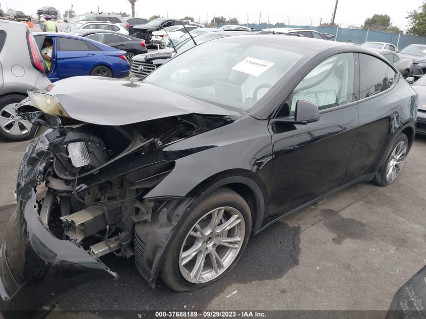 VIN 5YJYGDEE6MF240798 2021 TESLA MODEL Y LONG RANGE
