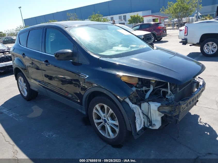 2017 FORD ESCAPE SE - 1FMCU0G93HUA39767