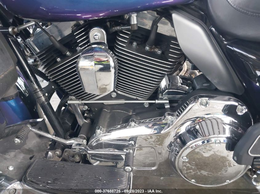 2010 HARLEY-DAVIDSON FLHTK - 1HD1KEM14AB669780