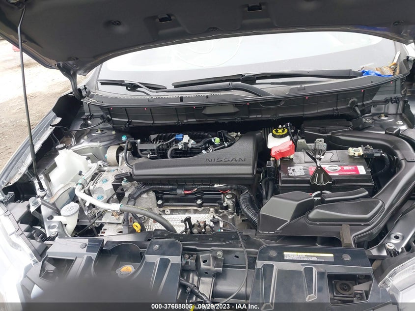 VIN KNMAT2MVXJP578015 2018 NISSAN ROGUE SV