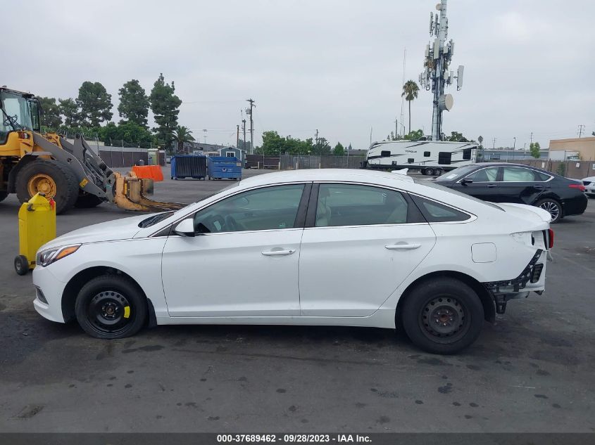 2017 HYUNDAI SONATA SE - 5NPE24AF3HH438939