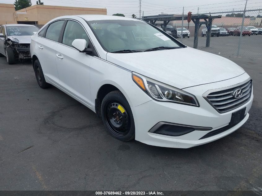 2017 HYUNDAI SONATA SE - 5NPE24AF3HH438939