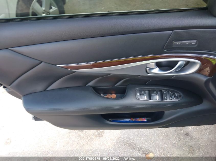 2015 INFINITI Q70 - JN1BY1AR2FM560191