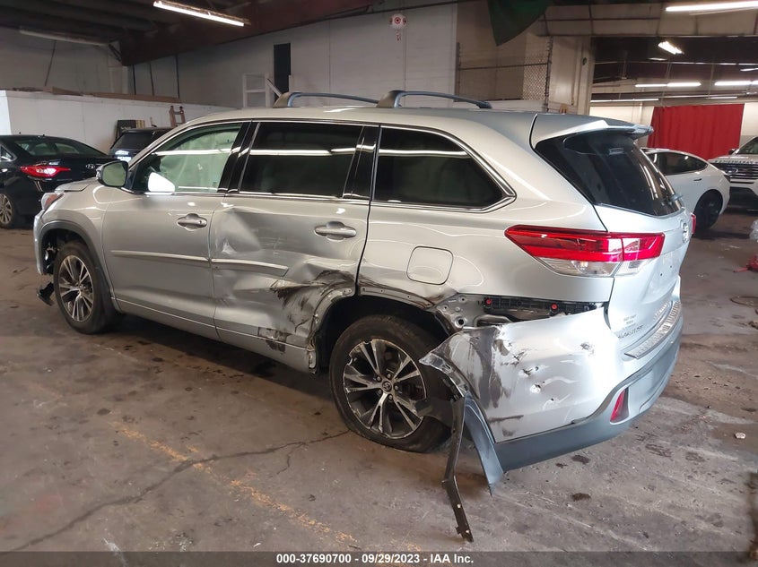 VIN 5TDBZRFH6JS862251 2018 TOYOTA HIGHLANDER LE/LE PLUS