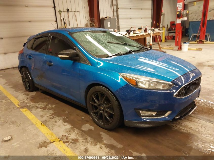 2015 FORD FOCUS SE - 1FADP3K25FL234452