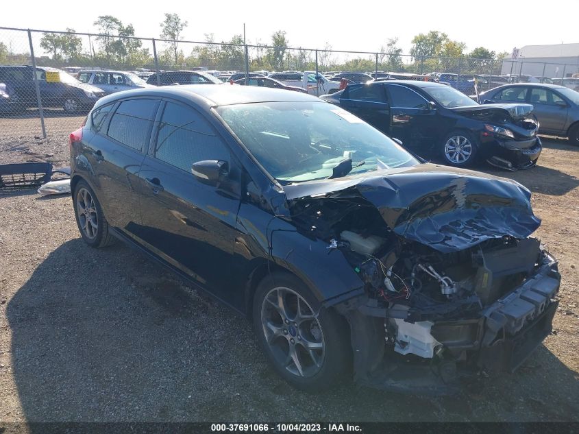 2014 FORD FOCUS SE - 1FADP3K23EL165100