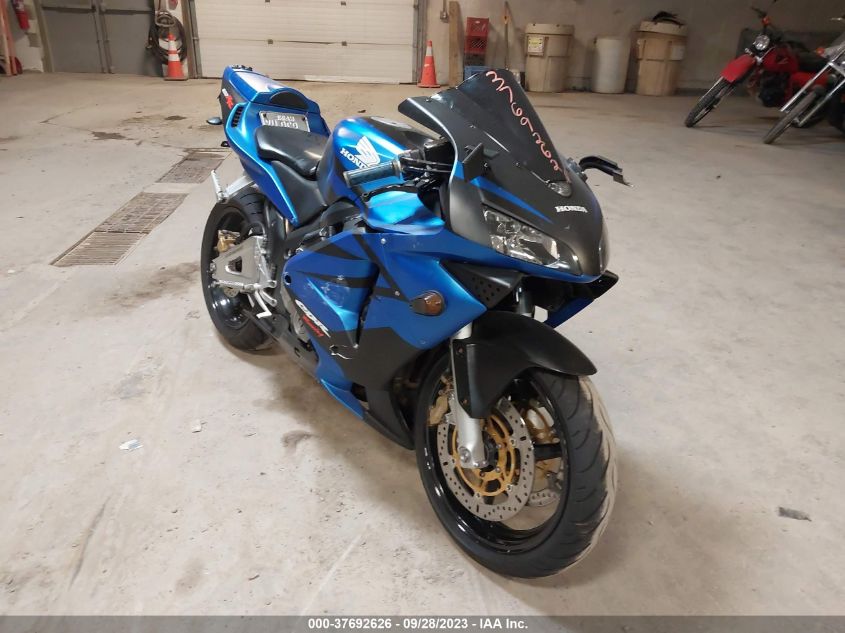 2004 HONDA CBR600 RR - JH2PC37074M102320