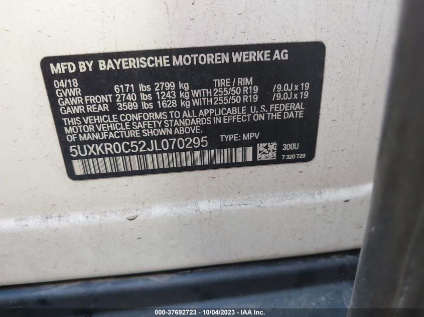 VIN 5UXKR0C52JL070295 2018 BMW X5 no.9