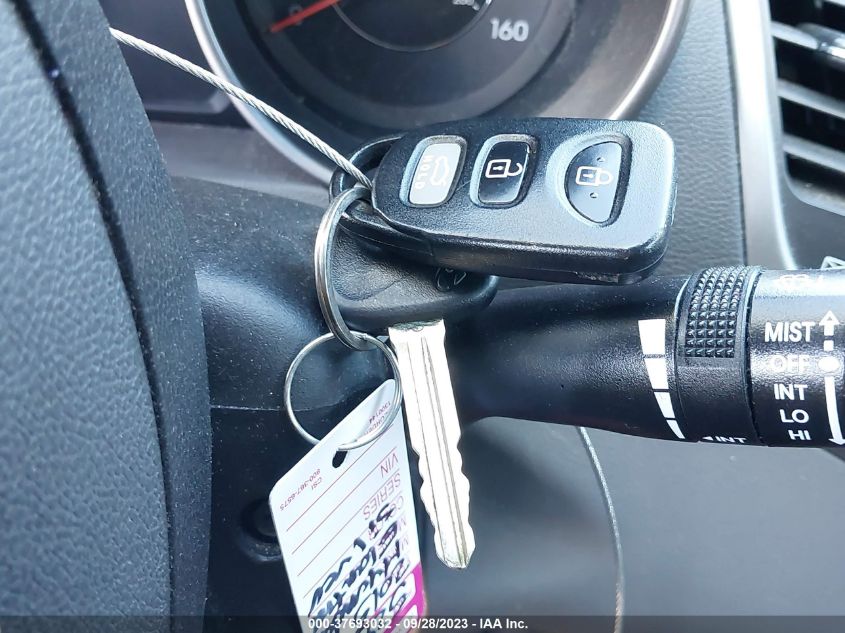 2015 HYUNDAI ELANTRA SE - 5NPDH4AE7FH549136