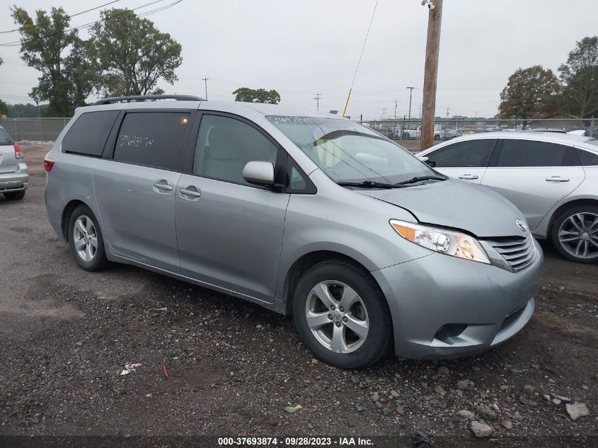 TOYOTA-SIENNA-5TDKK3DC8FS689364