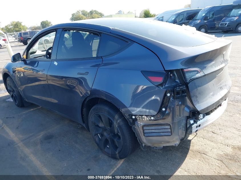 VIN 7SAYGAEE8PF686358 2023 TESLA MODEL Y LONG RANGE