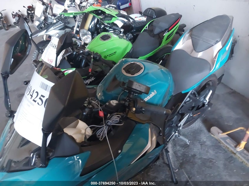 VIN JKAEXKG10MDAA1037 2021 KAWASAKI EX400