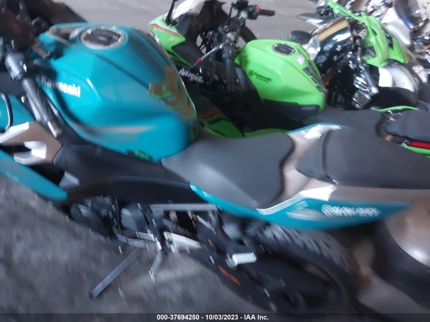 VIN JKAEXKG10MDAA1037 2021 KAWASAKI EX400