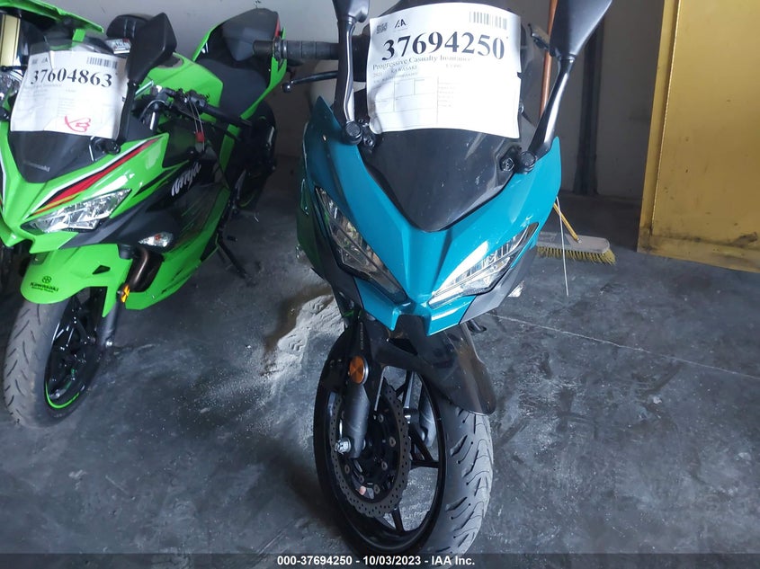 VIN JKAEXKG10MDAA1037 2021 KAWASAKI EX400