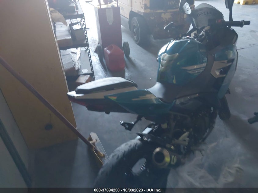 VIN JKAEXKG10MDAA1037 2021 KAWASAKI EX400