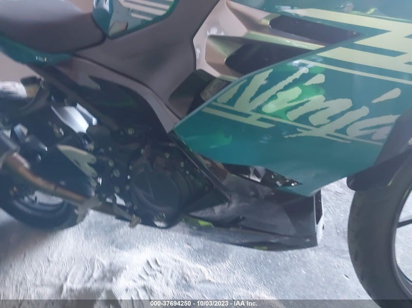 VIN JKAEXKG10MDAA1037 2021 KAWASAKI EX400