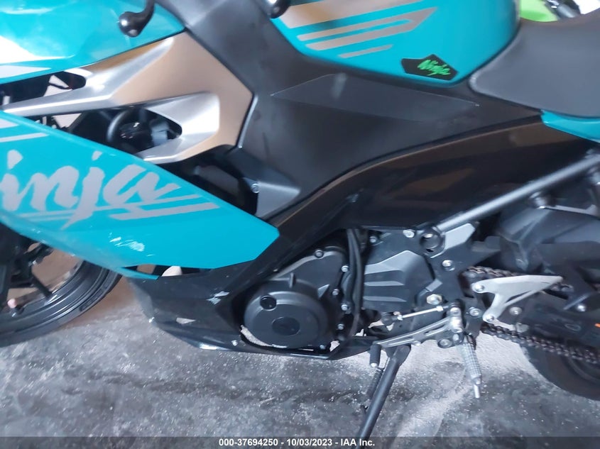 VIN JKAEXKG10MDAA1037 2021 KAWASAKI EX400
