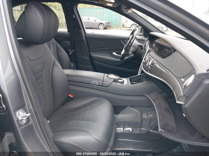 VIN W1KUG8GB9LA553740 2020 MERCEDES-BENZ S-CLASS S 560