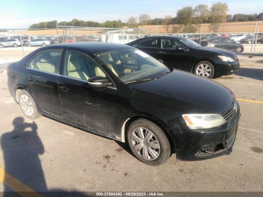 2013 VOLKSWAGEN JETTA SEDAN SE - 3VWDX7AJ0DM215231