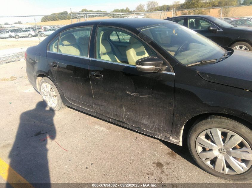 2013 VOLKSWAGEN JETTA SEDAN SE - 3VWDX7AJ0DM215231