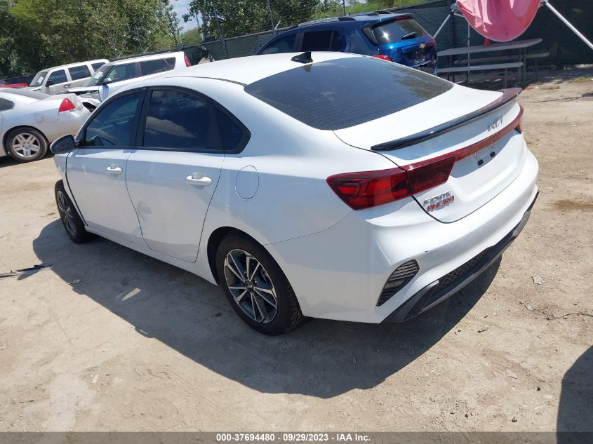 3KPF24AD7PE637112 Kia Forte LXS 3