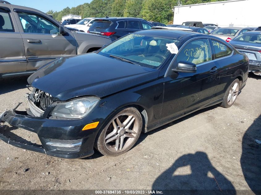 2013 MERCEDES-BENZ C 350 SPORT 4MATIC WDDGJ8JB5DG080103
