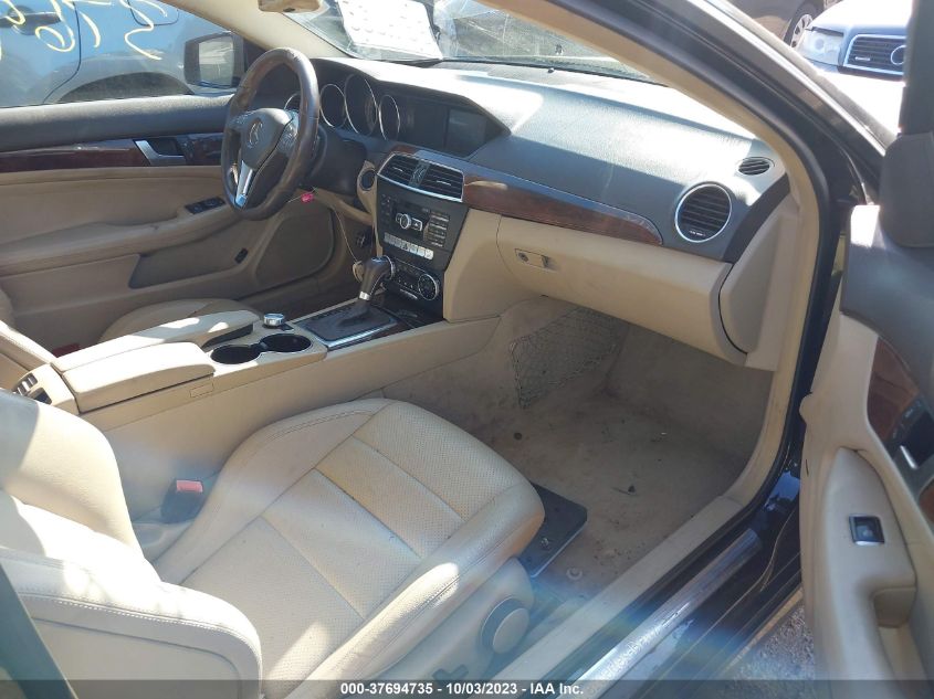 2013 MERCEDES-BENZ C 350 SPORT 4MATIC WDDGJ8JB5DG080103