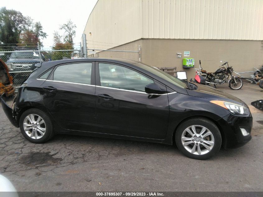 2013 HYUNDAI ELANTRA GT - KMHD35LE7DU113211