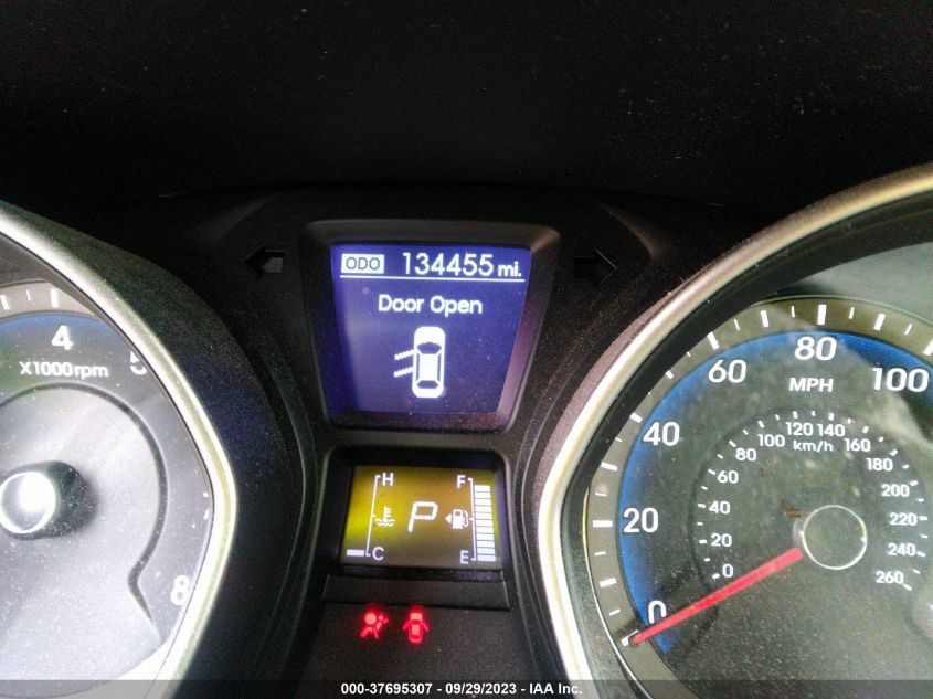 2013 HYUNDAI ELANTRA GT - KMHD35LE7DU113211